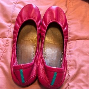Size 12 fuchsia tieks